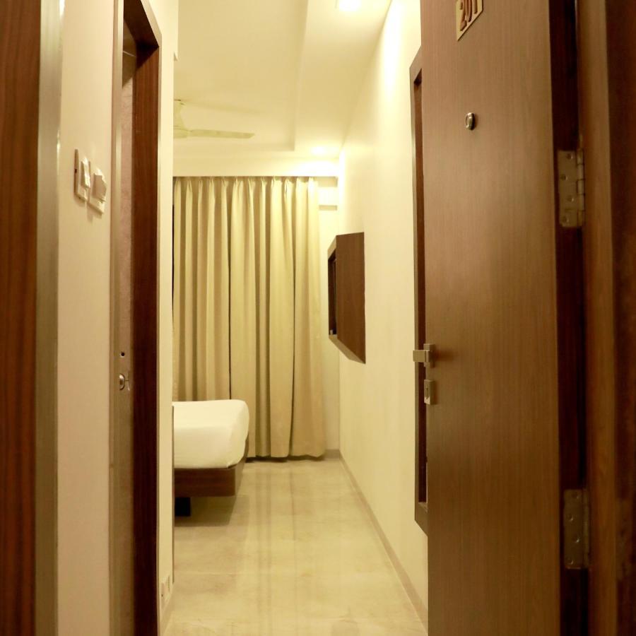 Hotel Lords, Fort Mumbai Bagian luar foto