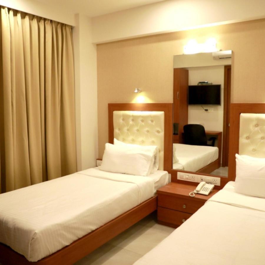 Hotel Lords, Fort Mumbai Bagian luar foto