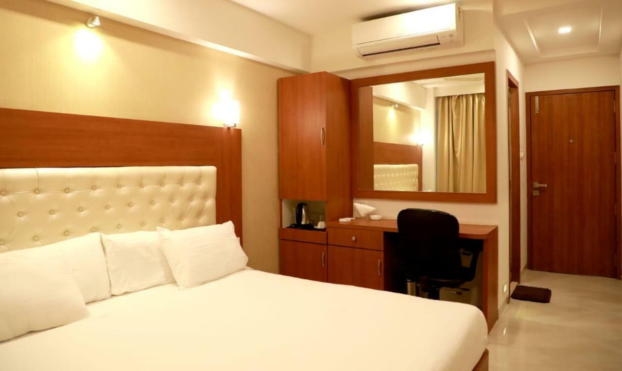 Hotel Lords, Fort Mumbai Bagian luar foto