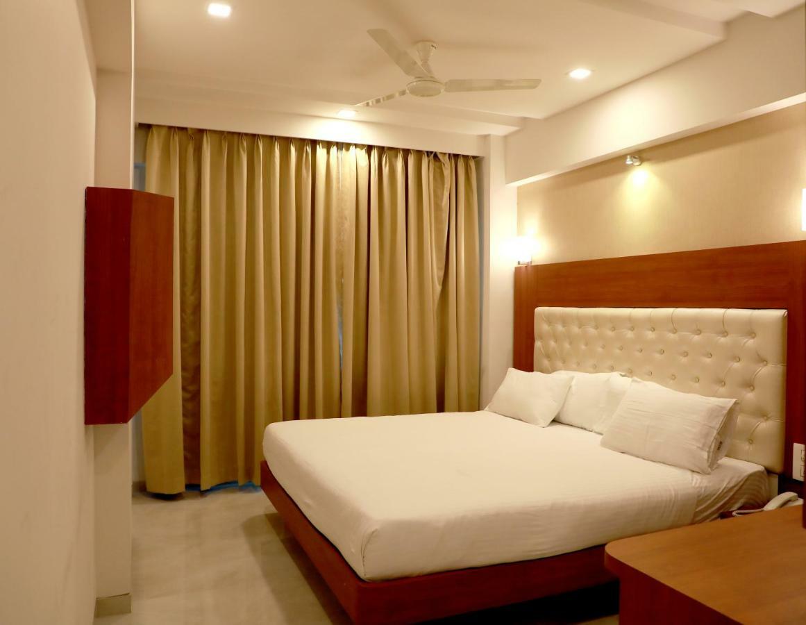 Hotel Lords, Fort Mumbai Bagian luar foto