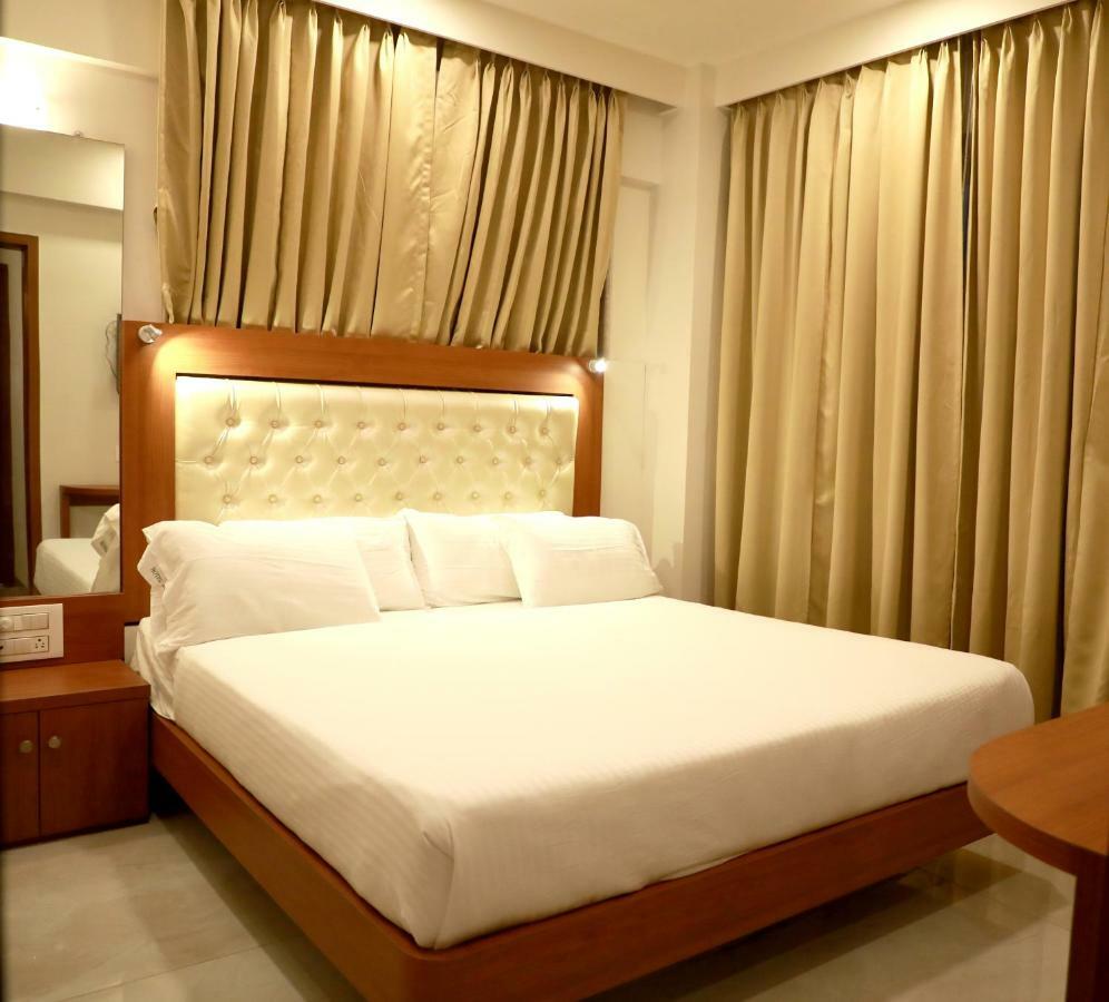 Hotel Lords, Fort Mumbai Bagian luar foto